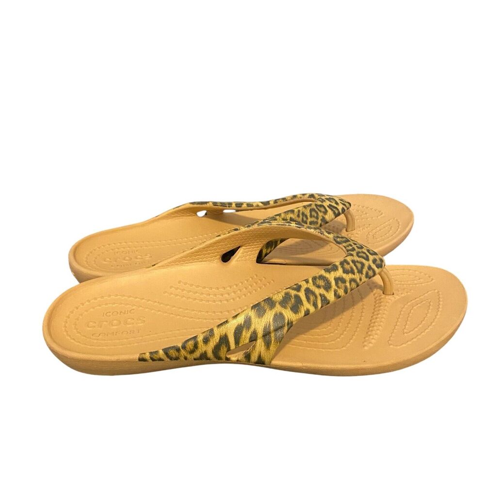 Crocs Kadee II Leopard Cheetah Print Flip Flops Women's Sz 7 Sandals Beach Vacay